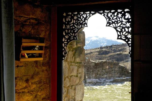 Bed and Breakfast Le Mas Franc Enveitg Exterior foto