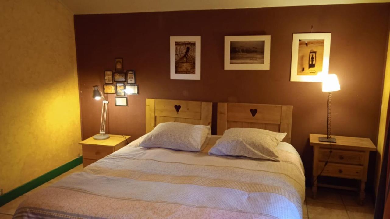 Bed and Breakfast Le Mas Franc Enveitg Exterior foto